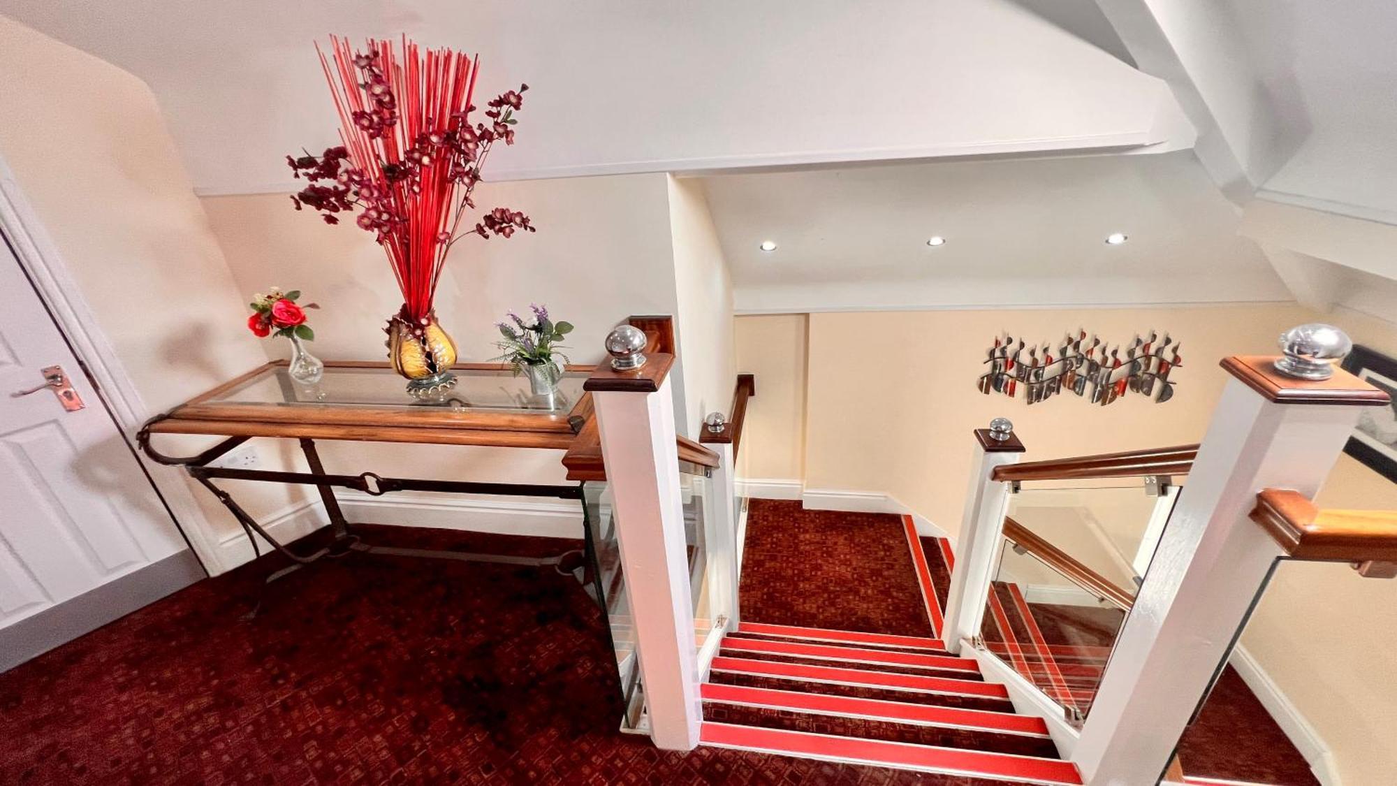 The Cabbage Hall Hotel *